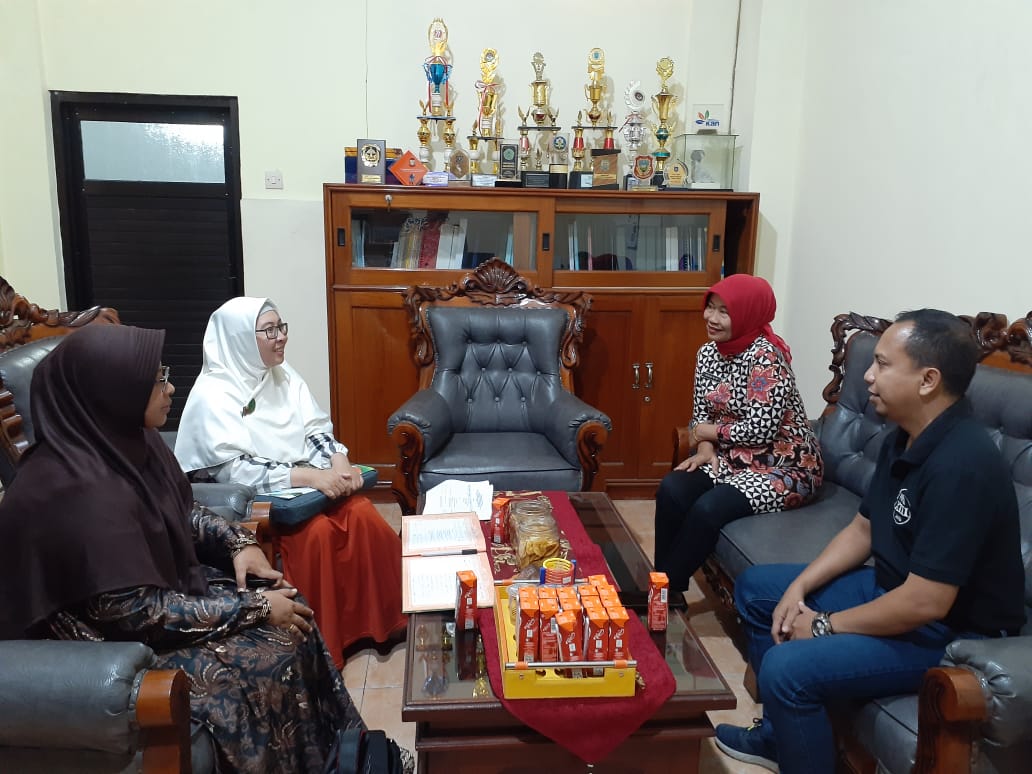 KERIS DENSUS  ( KELOMPOK RISET DISATER AND EMERGENCY NURSING STUDIES) BENTUK SEKOLAH DESA di BURNO 