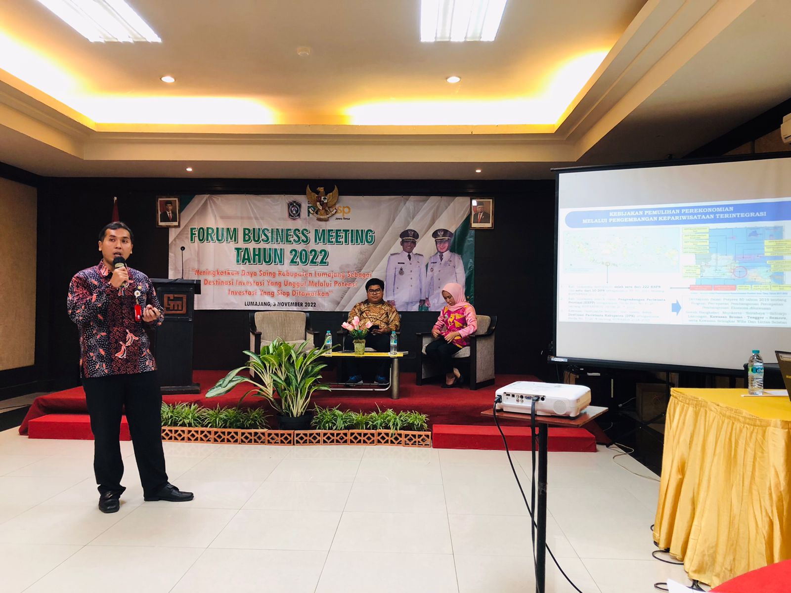 BAPPEDA KABUPATEN LUMAJANG SEBAGAI NARASUMBER FORUM BUSSINESS MEETING